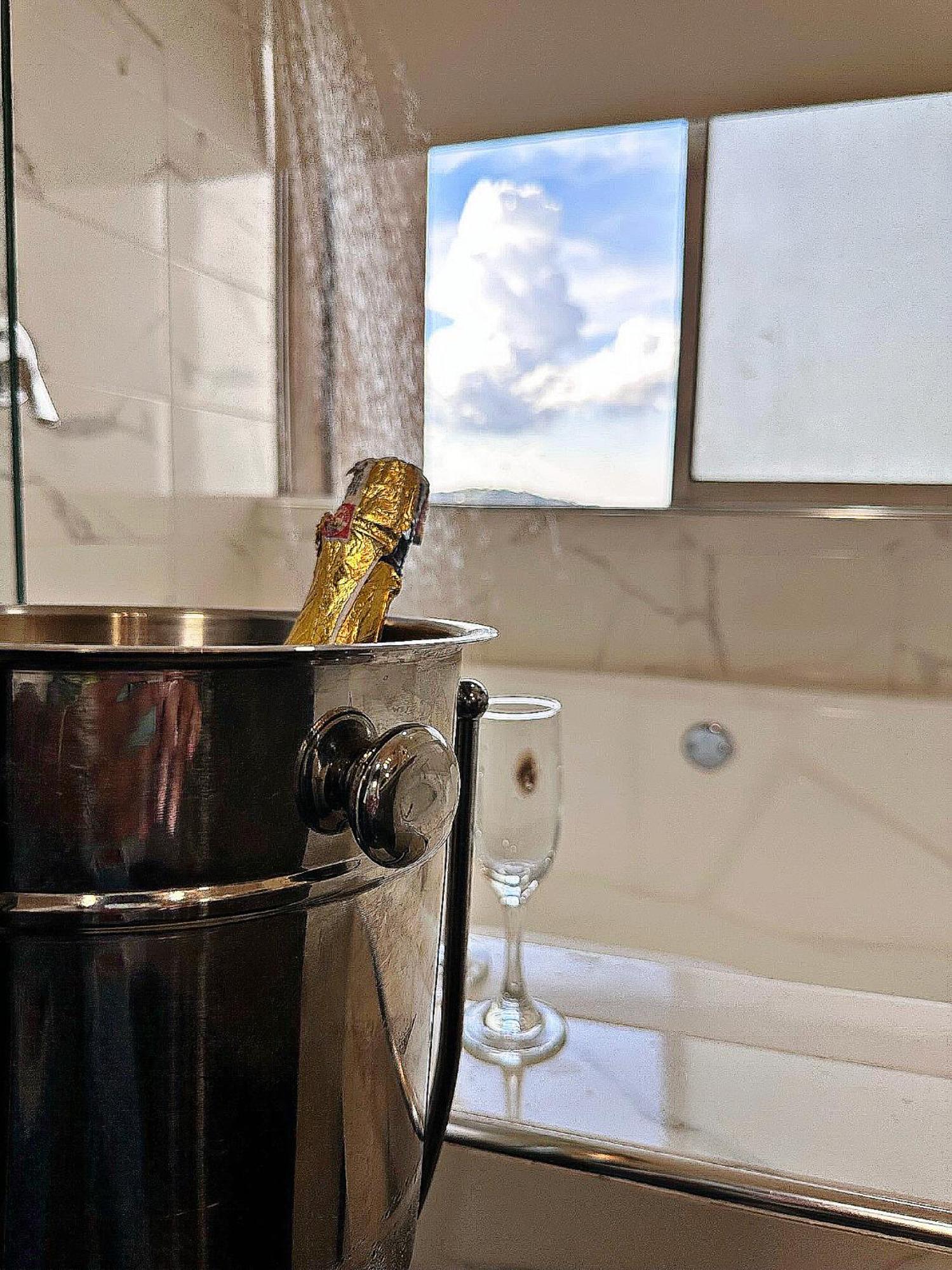 Presidential Suite,1636004460:JPEG